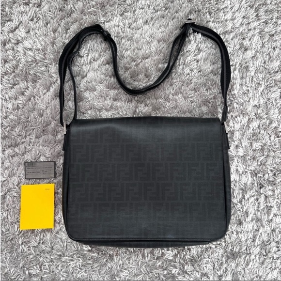 Fendi Zucca messenger bag - Picture 9 of 13